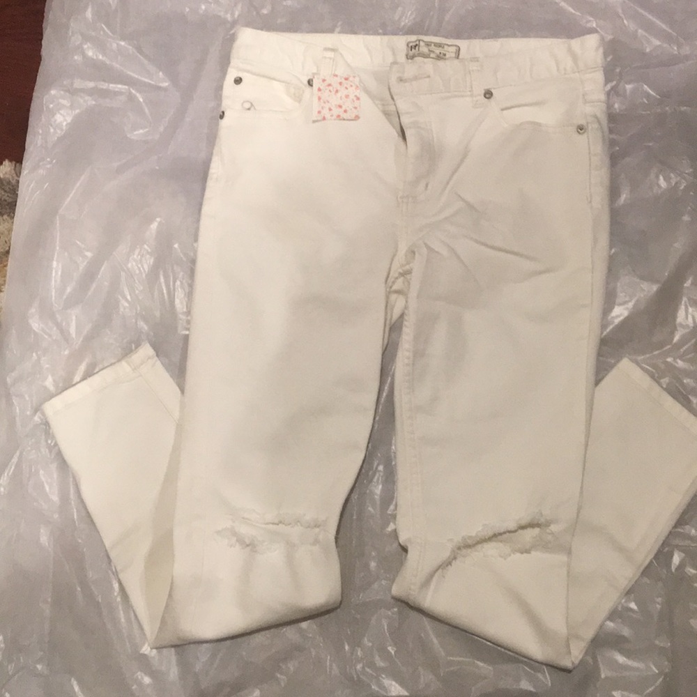 🎉HP🎉Free People Distressed Jeans - Picture 5 of 7